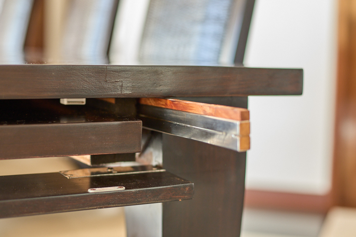 Integrated table extension mechanism