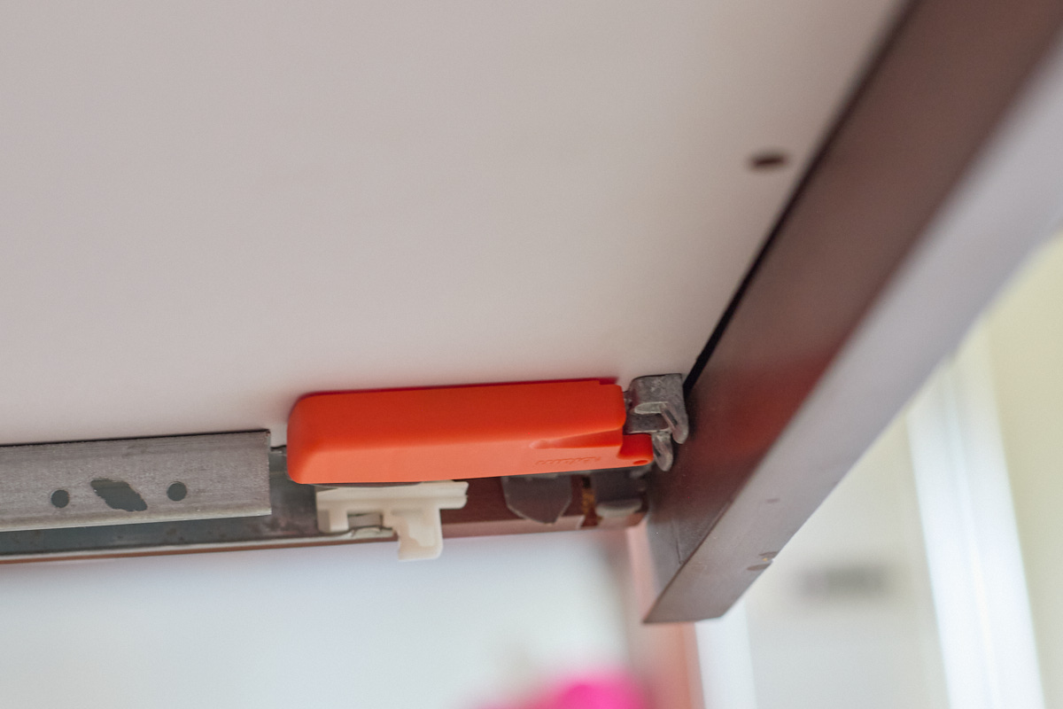 Drawer hardware